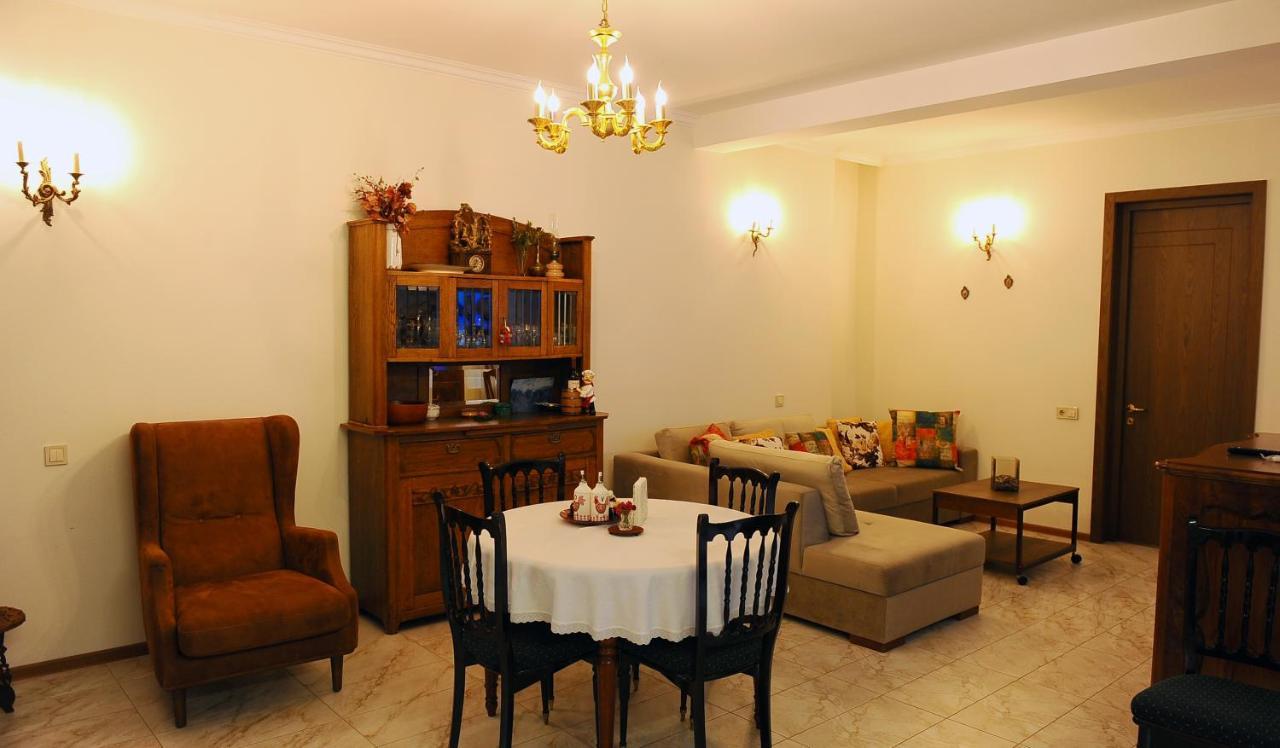 Janika Apartments Tbilisi Esterno foto